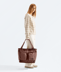 Base Camp Voyager Tote TNF MODELBACK