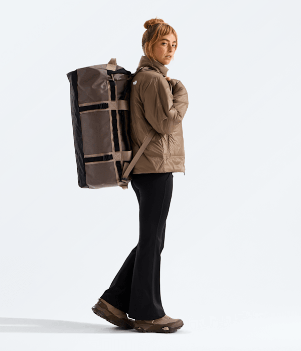 Base Camp DuffelM TNF Smokey BrownTNF BlackGarnet MODELBACK