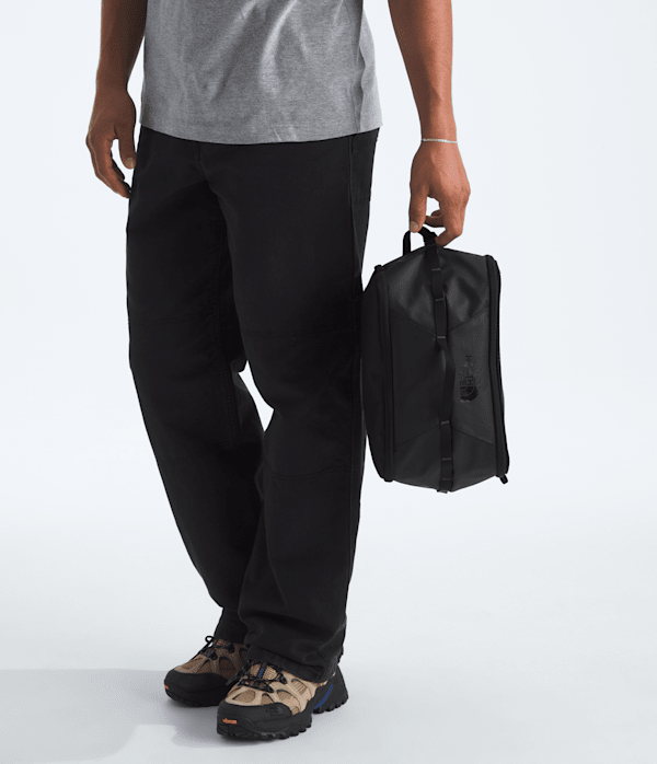 Base Camp Voyager Cube TNF MODELBACK
