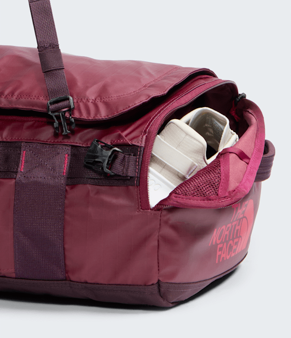 Base Camp Voyager Duffel32L TNF Burgundy CrushDeep BurgundyLali Guran ALT1