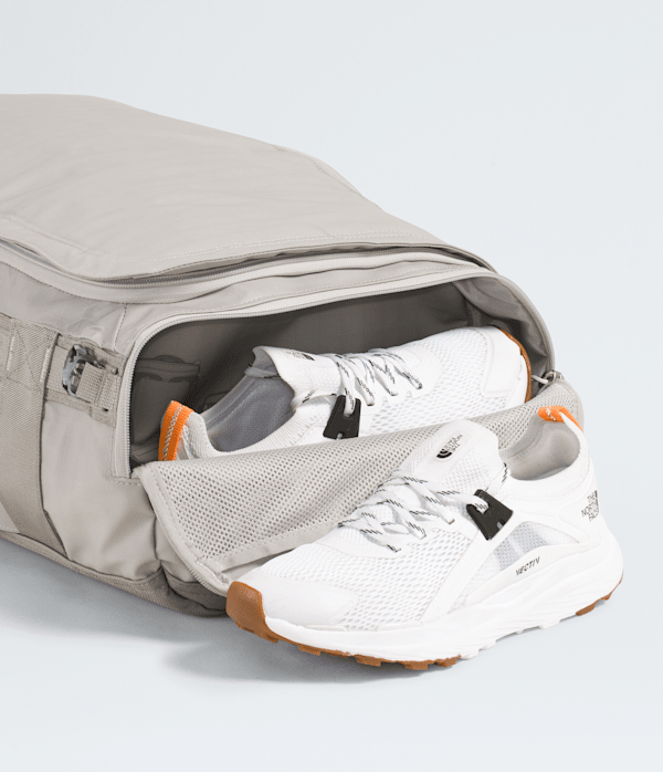 Base Camp Voyager Duffel32L TNF SoapstoneStone Slab ALT2