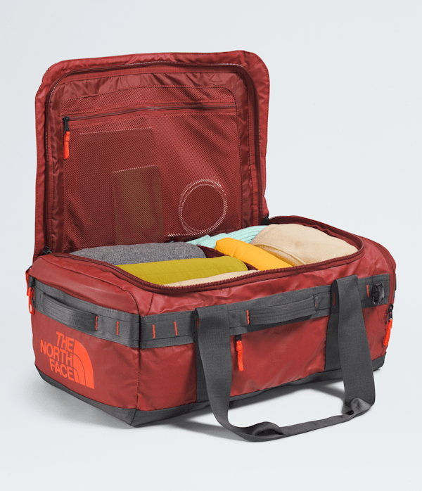 Base Camp Voyager Duffel42L TNF Iron ClayAnthracite GreyLava Red INT