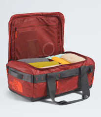 Base Camp Voyager Duffel42L TNF Iron ClayAnthracite GreyLava Red INT