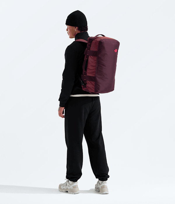 Base Camp Voyager Duffel42L TNF Burgundy CrushDeep BurgundyLali Guran MODELBACK