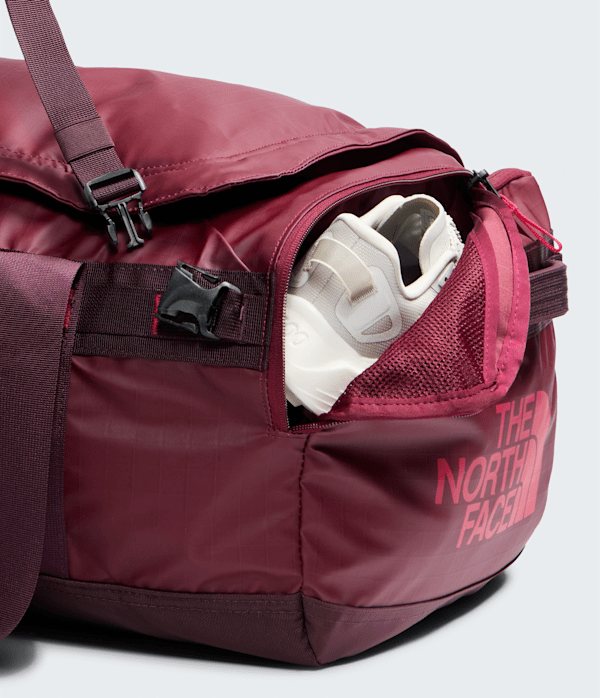 Base Camp Voyager Duffel62L TNF Burgundy CrushDeep BurgundyLali Guran ALT1