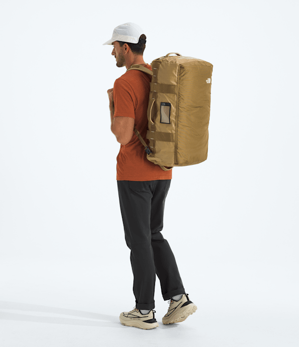 Base Camp Voyager Duffel62L TNF Khaki StoneUtility BrownDesert Stone MODELBACK