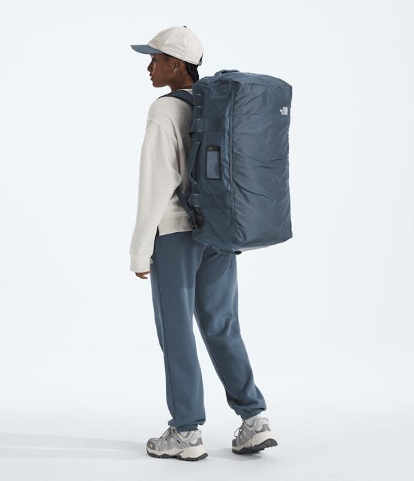 Base Camp Voyager Duffel62L TNF Granite GreyFrost Grey MODELBACK