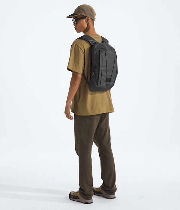 Base Camp Voyager Pro Lightweight Pack  15L TNF Anthracite GreyTNF Black MODELBACK