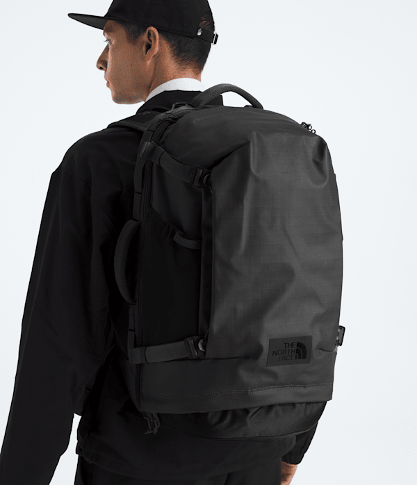 Base Camp Voyager Pro Travel Pack  36L TNF MODELBACK