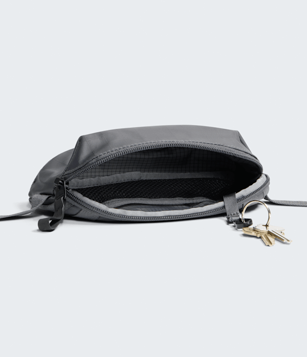 Base Camp Voyager Pro Travel Pouch TNF INT