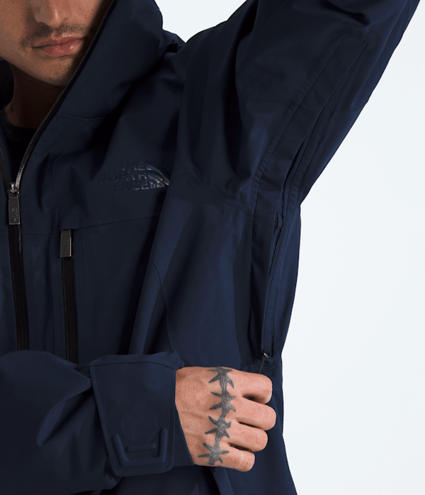 Mens Chakal Jacket TNF Summit Navy MODELALT2