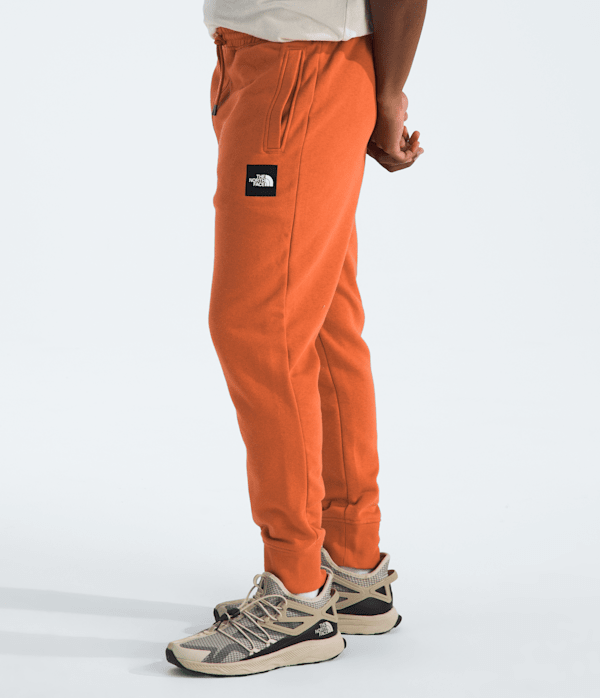 Mens Core Joggers TNF MODEL34