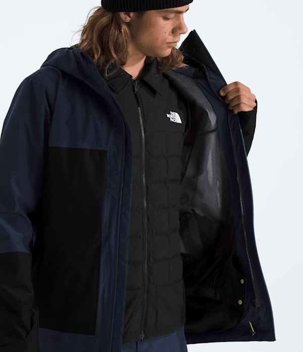 Mens THERMOBALL Snow Triclimate Jacket TNF MODELCLOSE3