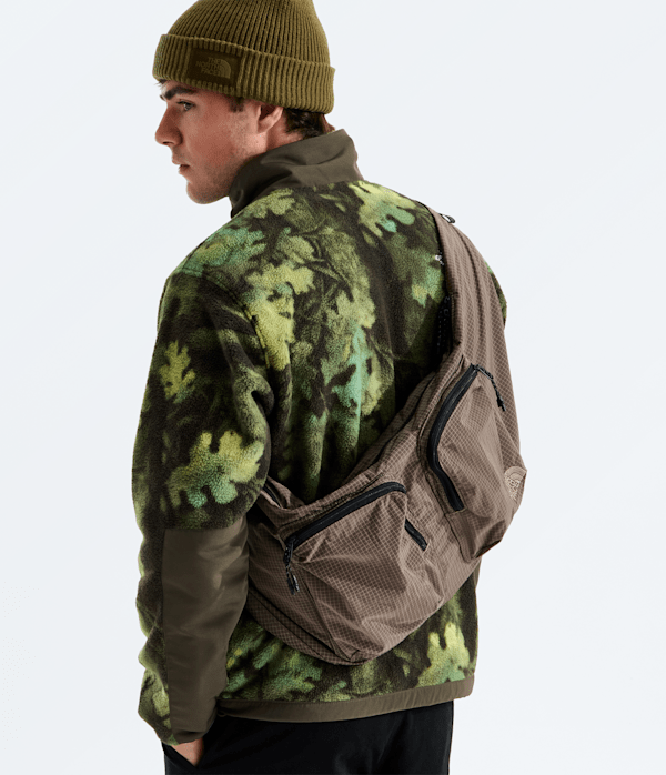 Never Stop Utility Sling TNF MODELBACK
