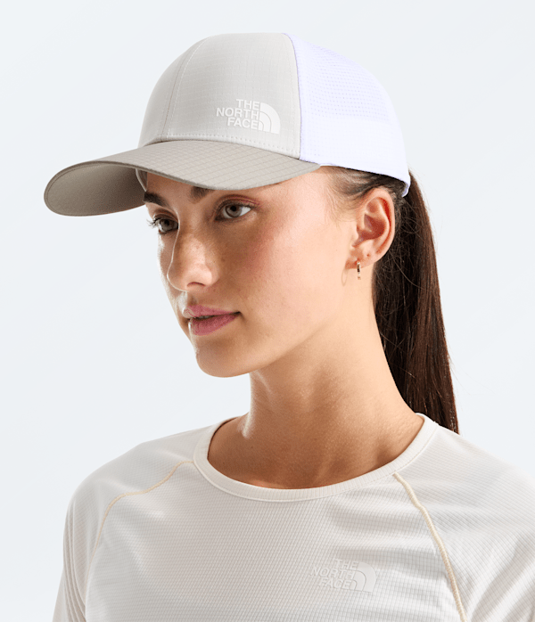 Summer LT Trucker Hat TNF MODELBACK