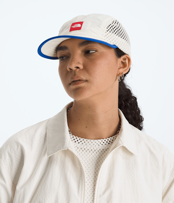 TNF Red Box Mesh Cap TNF White Dune MODELBACK