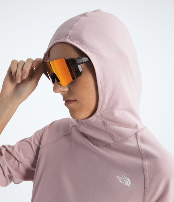 Womens Adventure Sun Hoodie TNF Metal Pink MODELHOOD2