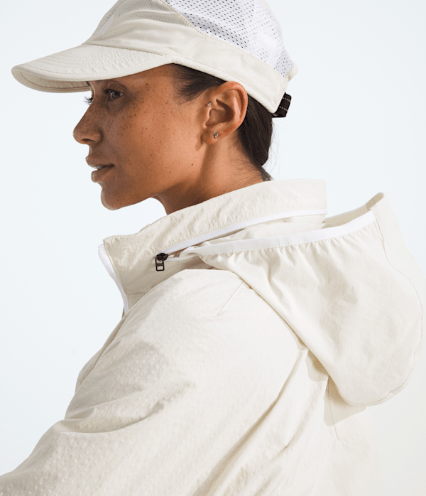 Womens HKe Utility Wind Jacket TNF White Dune MODELHOOD4