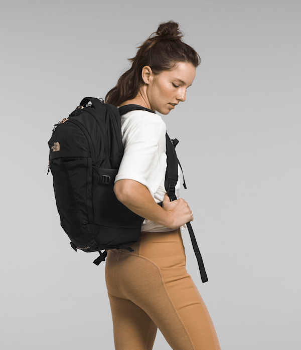 Womens Recon Luxe Backpack  30L TNF TNF BlackBurnt Coral MODELBACK