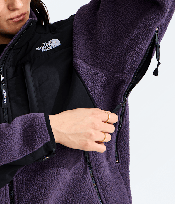 Womens Retro Denali Jacket TNF MODELALT2