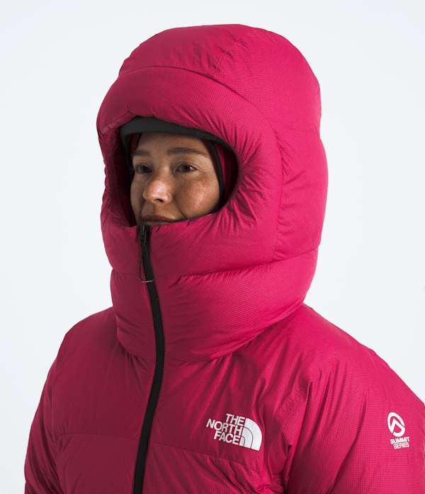 Womens Summit Series CLOUD DOWN AMK Parka TNF MODELHOOD2