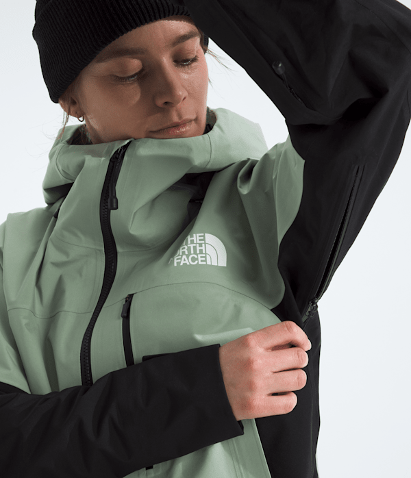 Womens Summit Series Eastwall GORETEX Jacket TNF Slate MossTNF Black MODELALT2