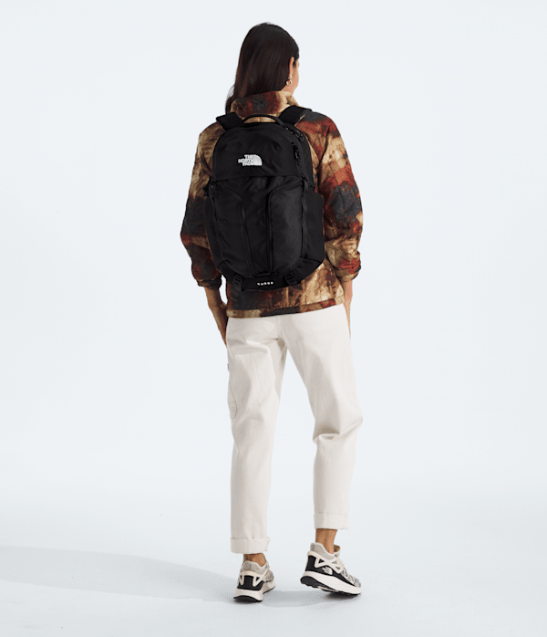 Womens Surge Backpack  31L TNF TNF BlackTNF Black MODELBACK