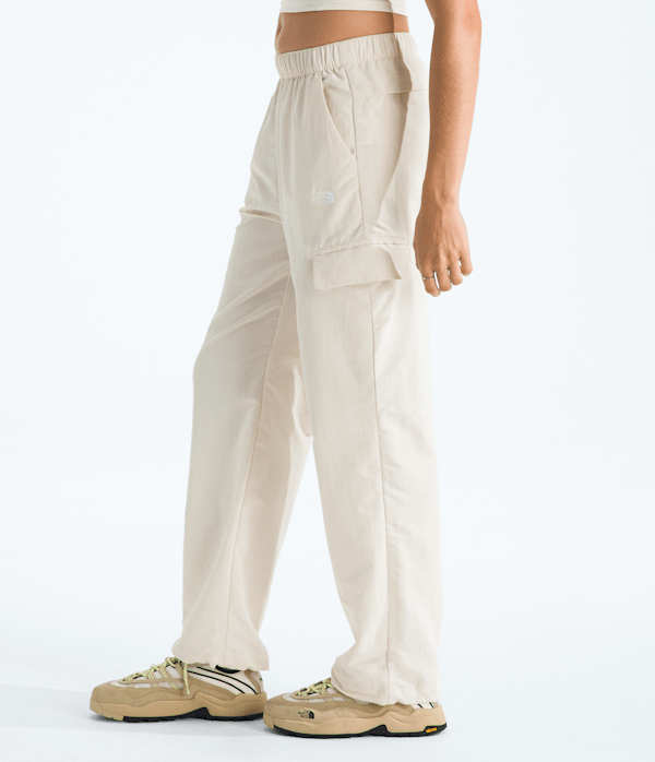 Womens TNF Easy Wind Cargo Pants TNF MODEL34